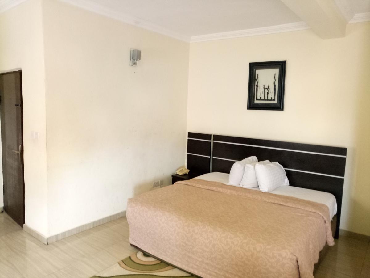 Hotel Benizia Асаба Екстериор снимка