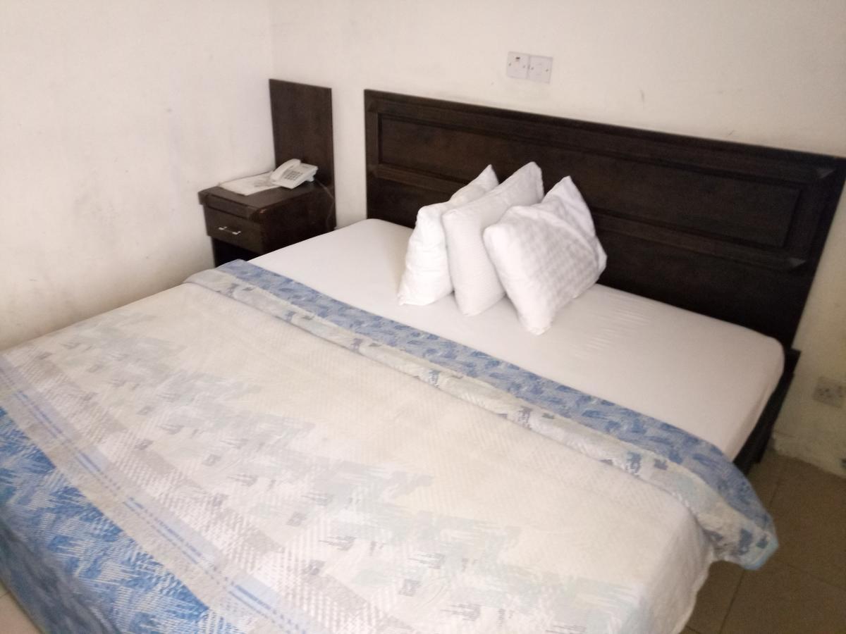 Hotel Benizia Асаба Екстериор снимка