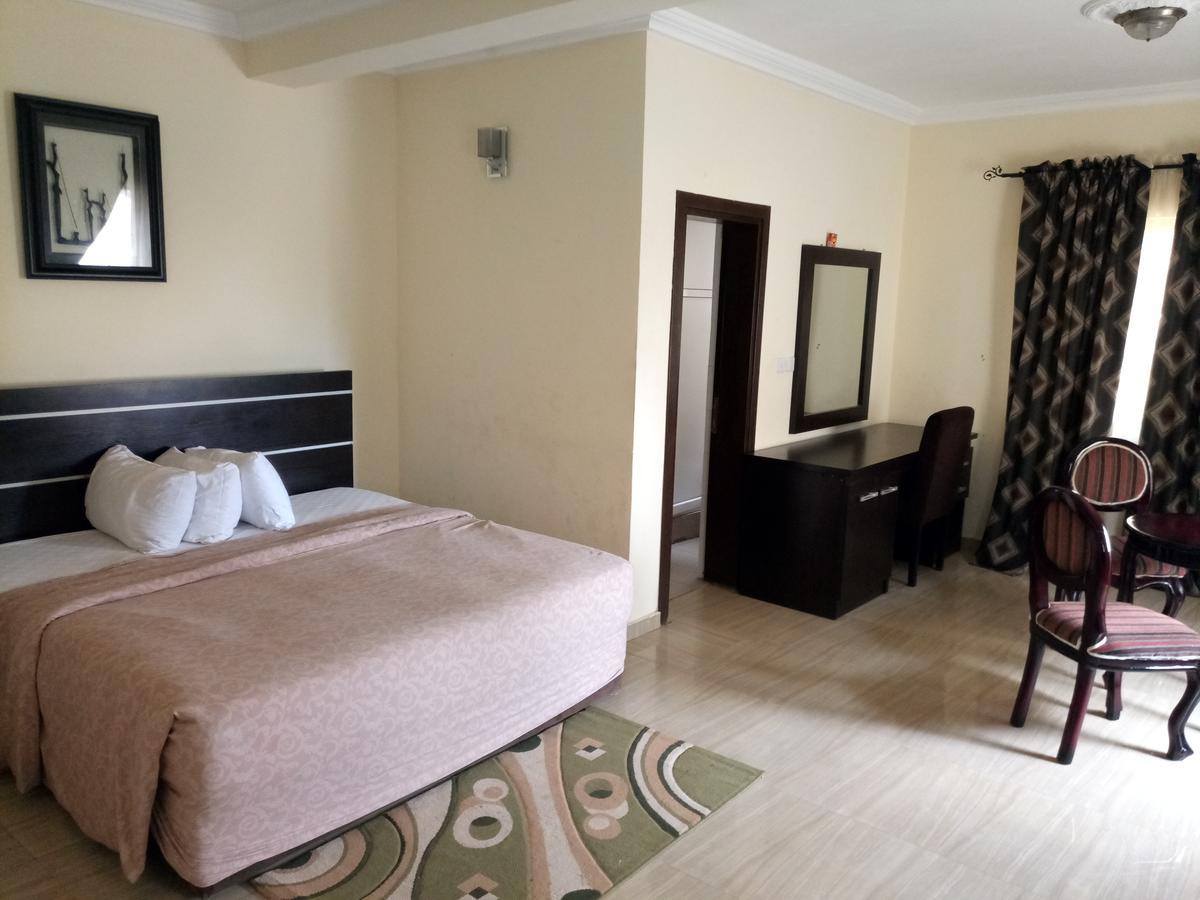 Hotel Benizia Асаба Екстериор снимка