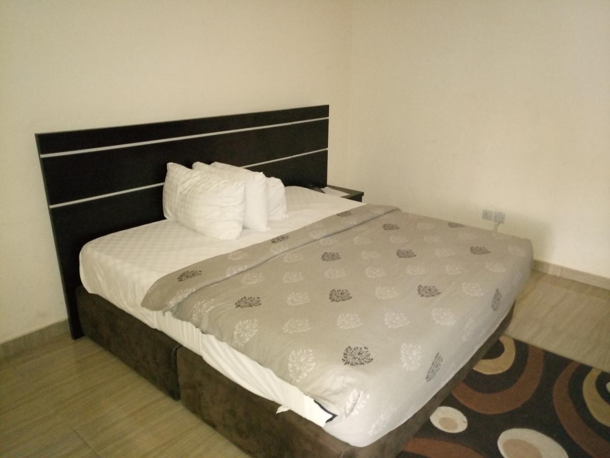 Hotel Benizia Асаба Екстериор снимка
